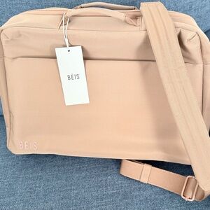 BNWT BEIS ultimate travel duffle in camel